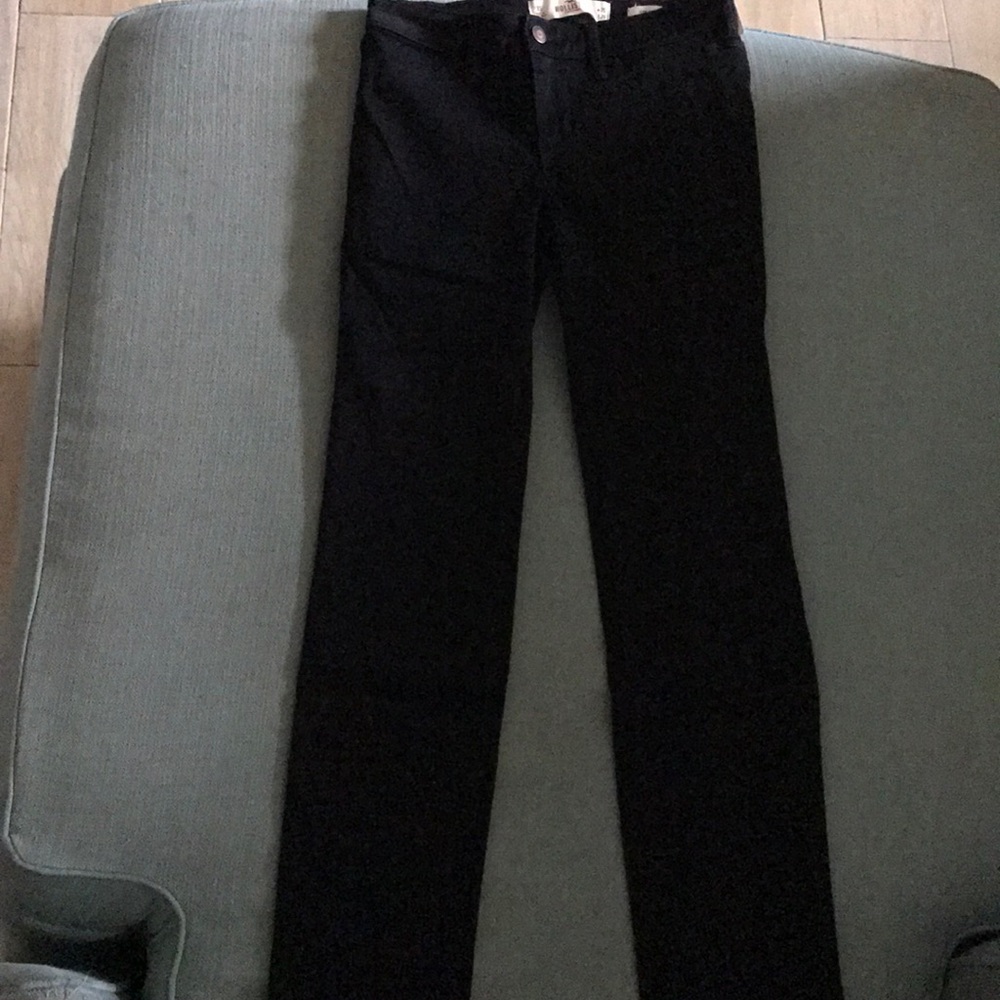 Black low rise Hollister skinny jeans